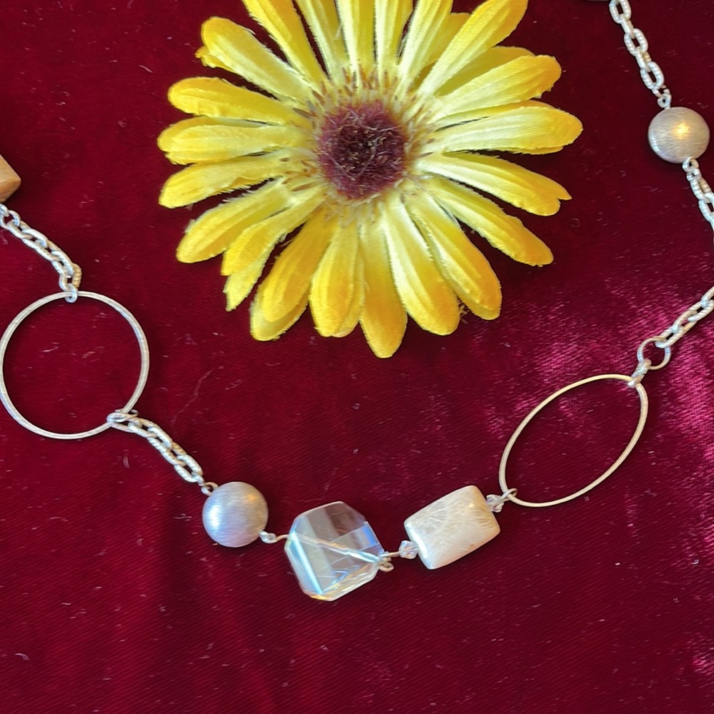 πΊ BOUTIQUE; Funky Asymmetrical Neutral/Silver Color Beads on Long Silver Chain! - Picture 5 of 6